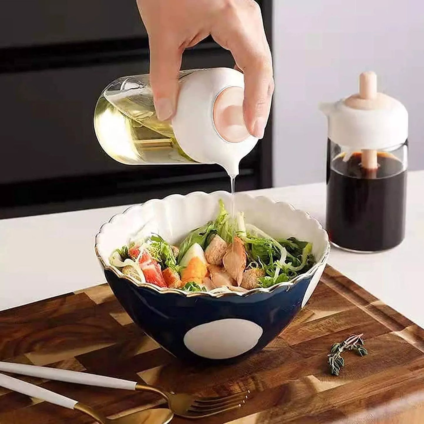 2-in-1 Oil Dispenser Bottle with Silicone Brush